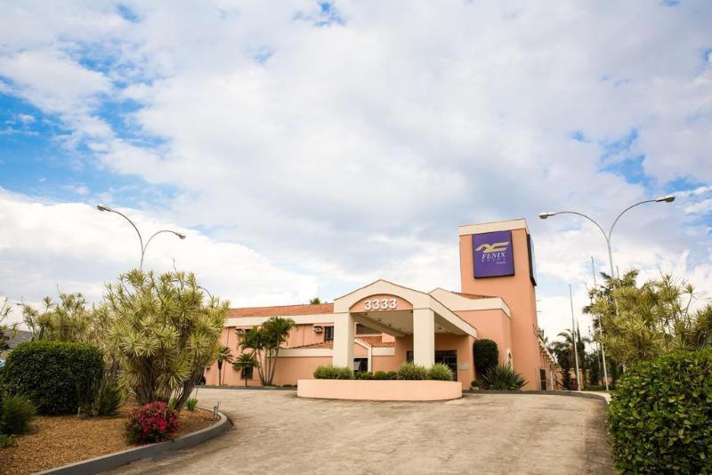 Hotel Fenix Varginha